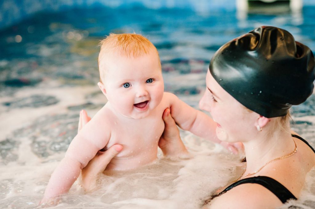 niemowlę w jacuzzi